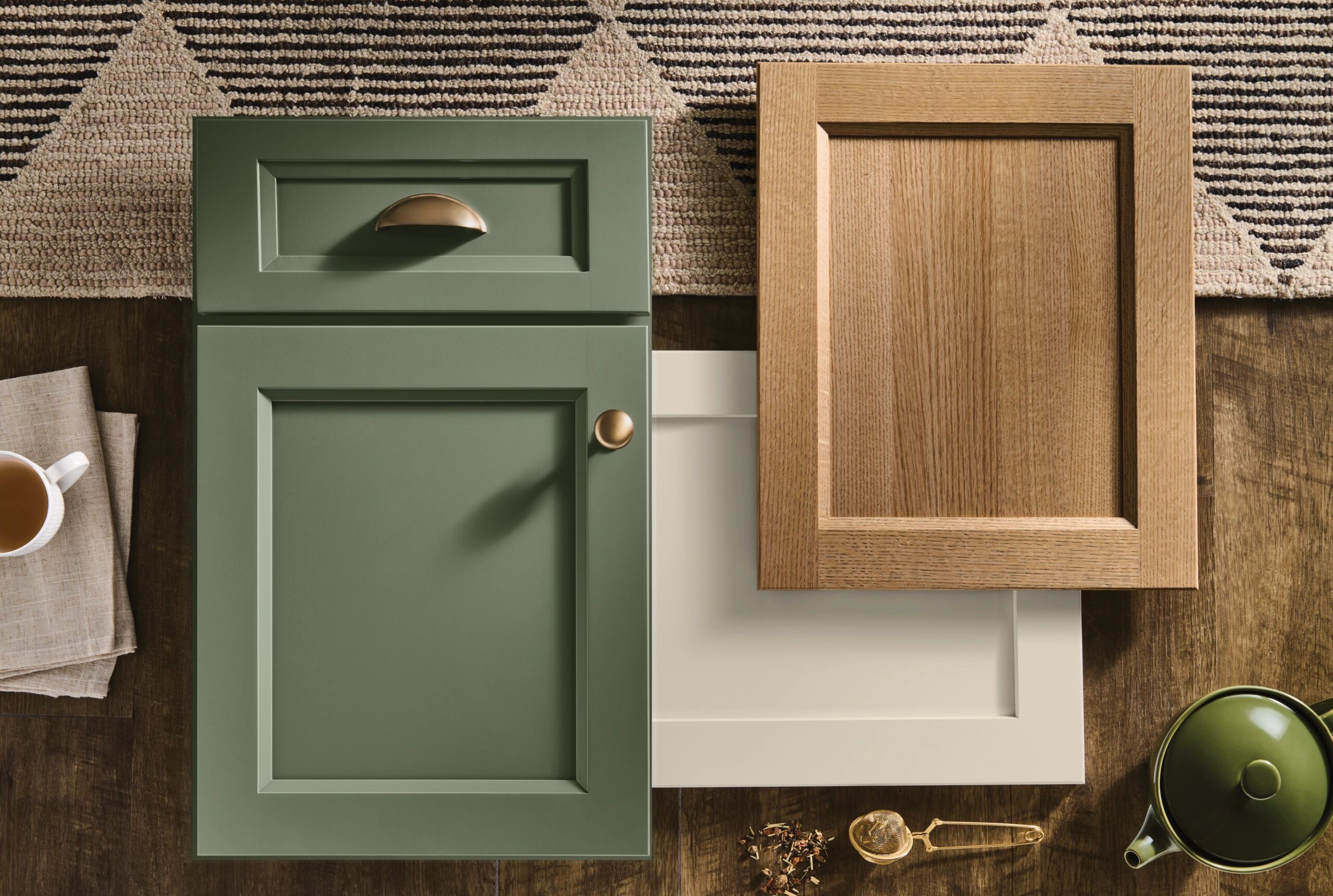 (Gold) Monona Flat Panel in Succulent and Pistachio on maple, Lynx on quartersawn oak